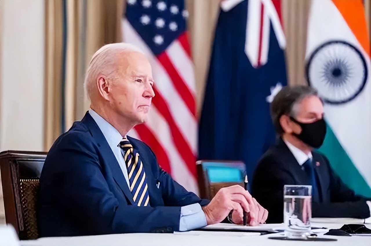 ��Ǳͧ�Ĳ��ģ����������ʲô���̣�