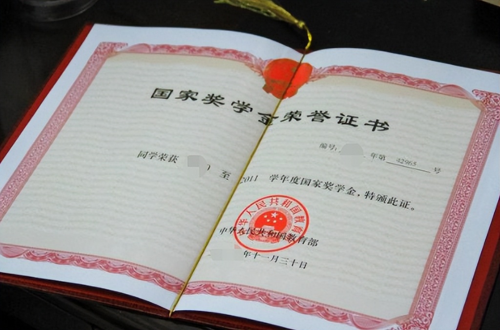 大学食堂两素一汤6.5元，贫困生吐槽太贵，校方回应叫人措手不及