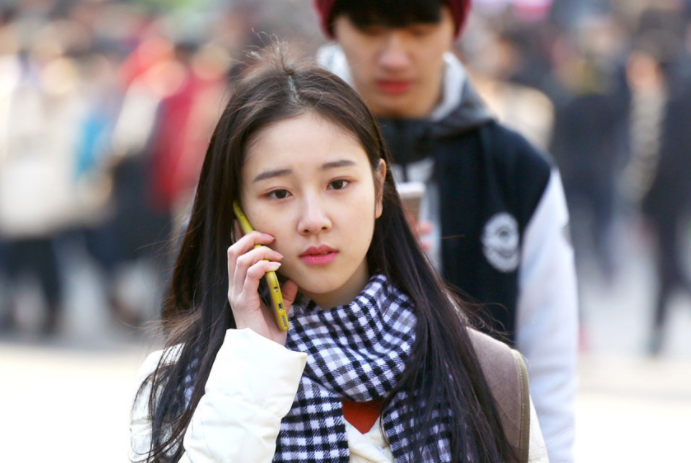 高考美图片（2021浙传艺考现场走红）