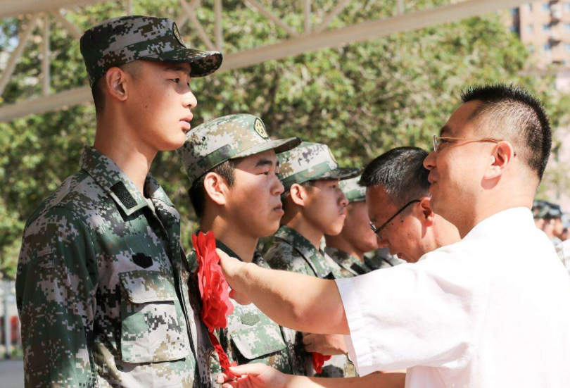 2022年“征兵新规”，政审有了“新要求”，部分学生将与军人无缘