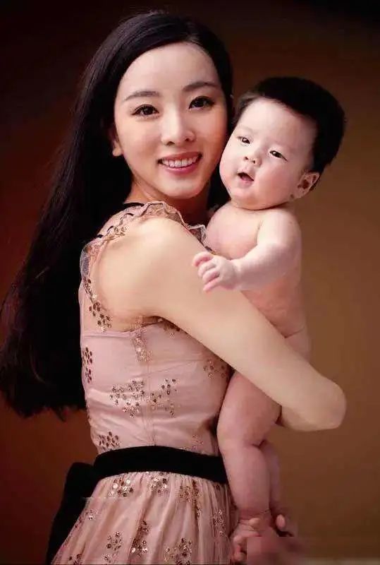10位央视女主持人颜值对比，各有各的气质，甩一线女星几条街