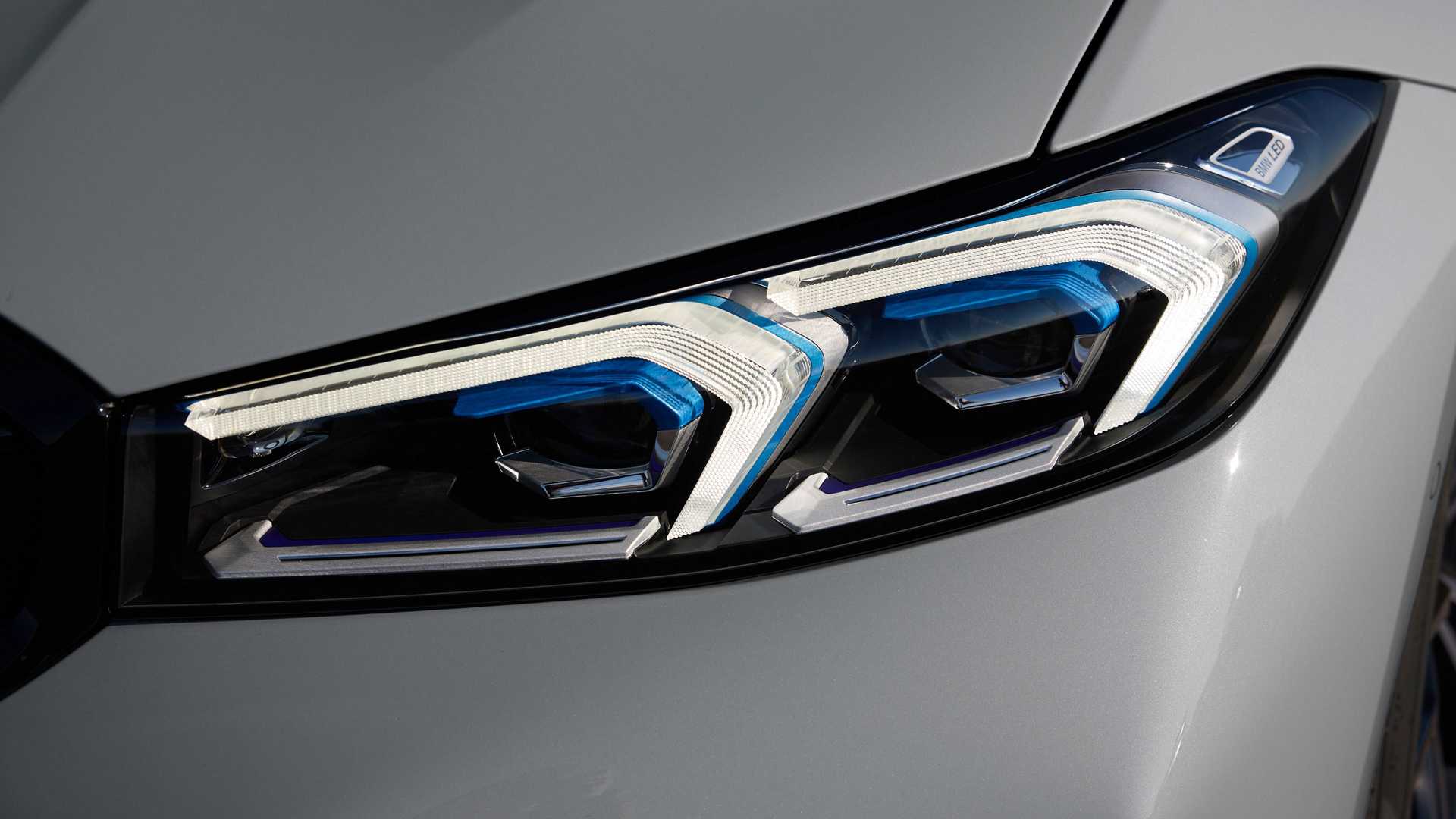 2023款宝马3系正式亮相,内饰换装大联屏,和奔驰c级相比你会选谁