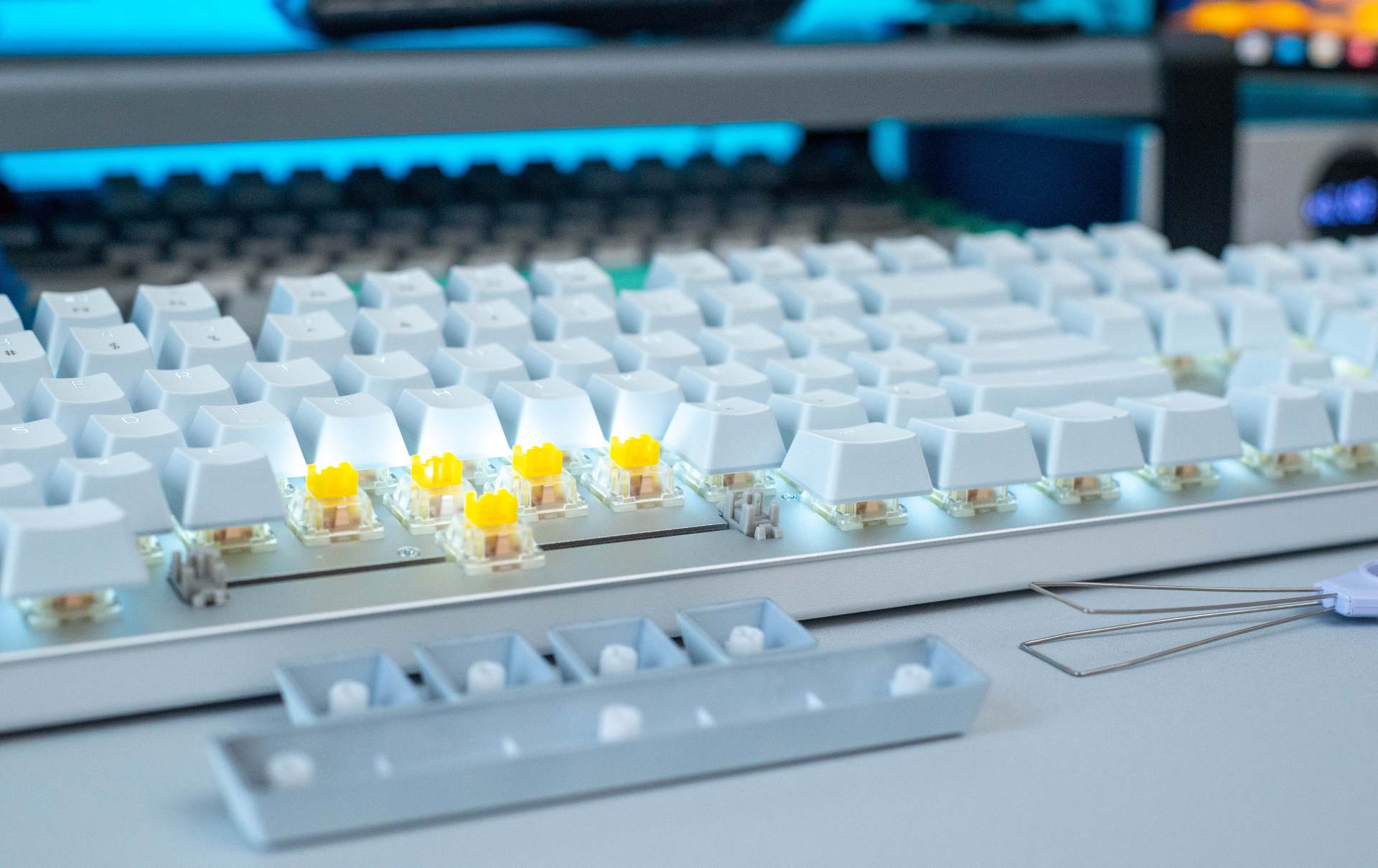 桌面改造 2.0，兼顾生产力与娱乐性的一体化空间