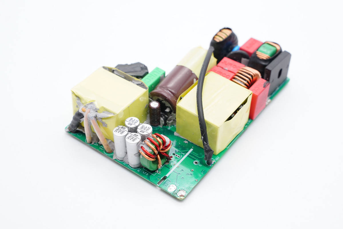 美浦森推出230W碳化硅+氮化镓LLC电源方案