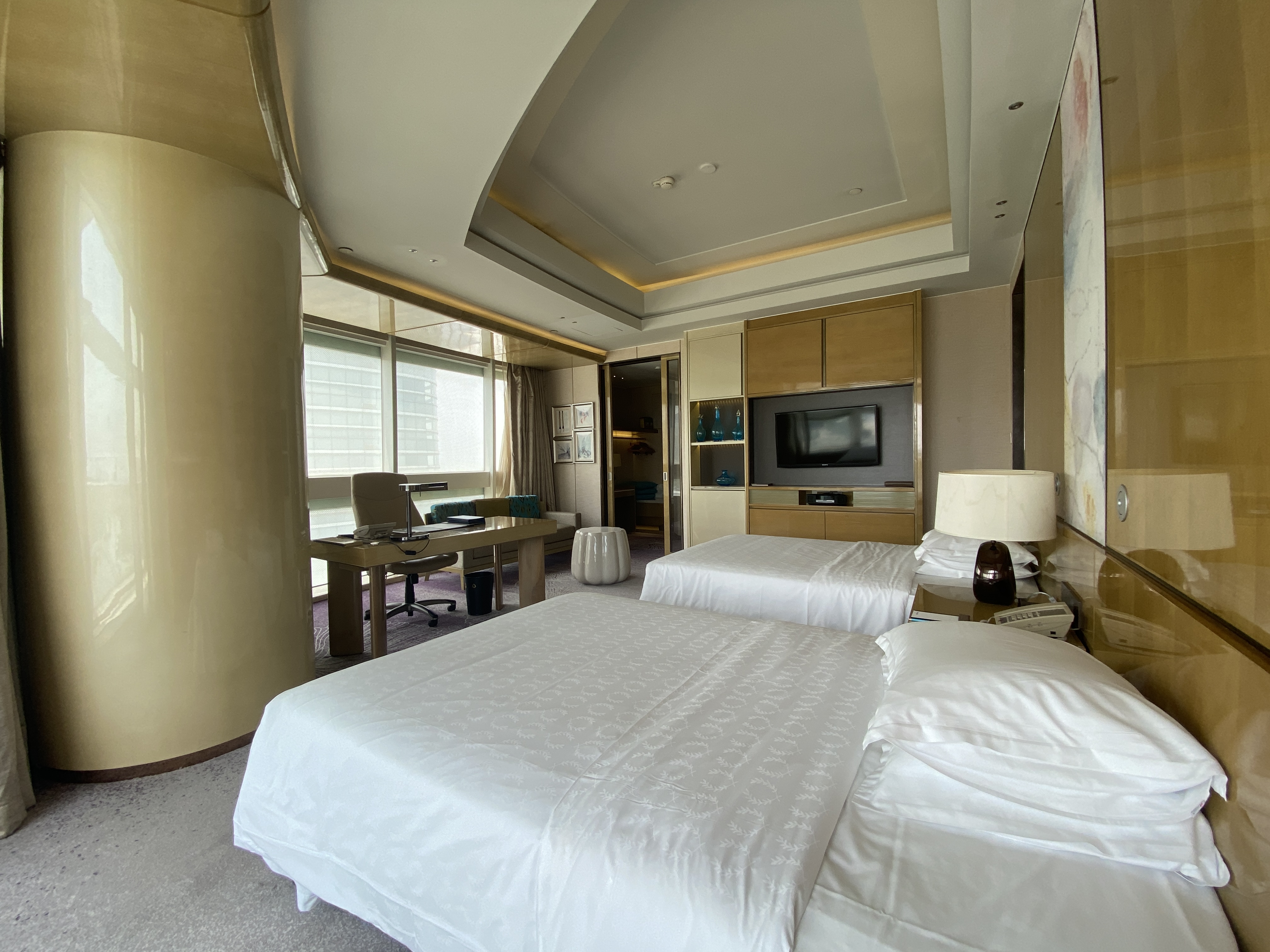 浙江湖州有家七星级酒店，最贵住一晚28888元，造型却像马桶盖