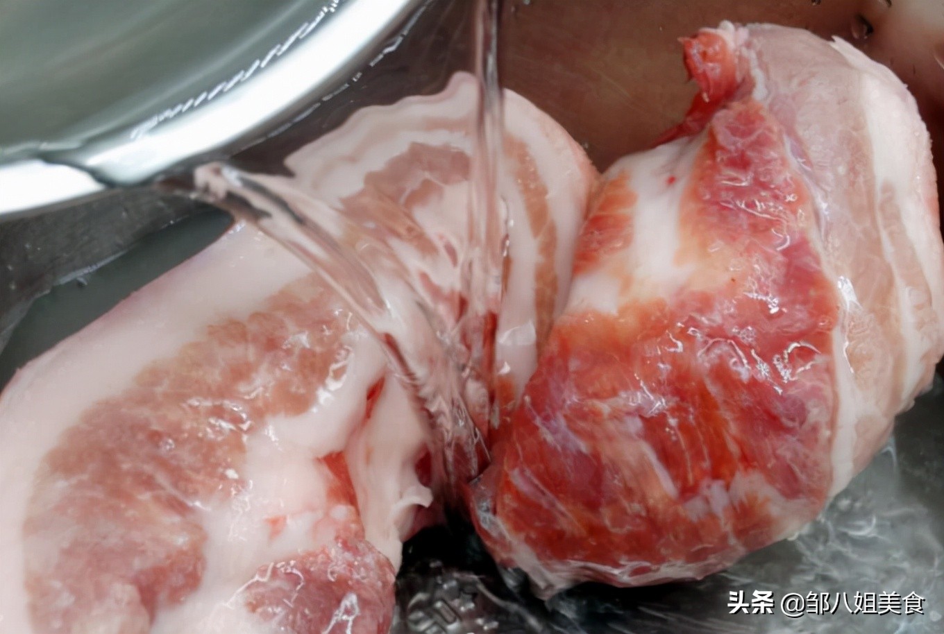 解冻鸡肉的最快方法(学会一招10分钟解冻口感好)