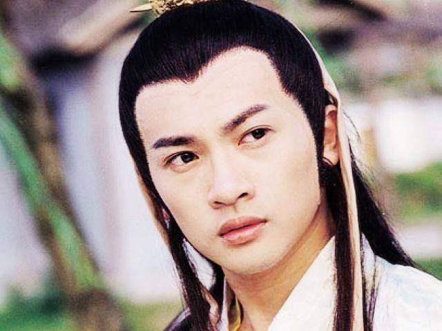 回眸一笑百媚生！男人魅起来太欲了，这6位的回眸杀让人惊艳