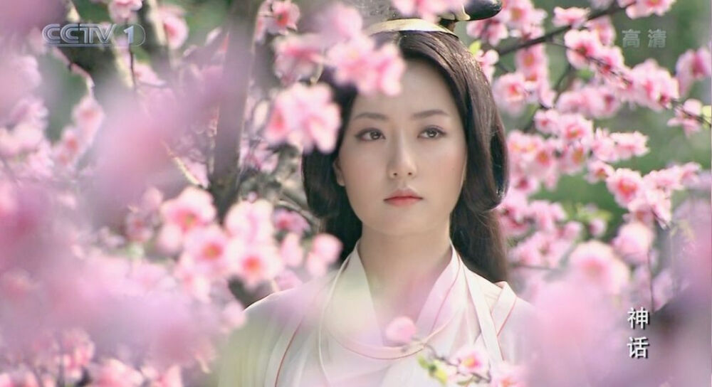 考古！张萌“环球小姐”时期的颜值，比现在好看多了