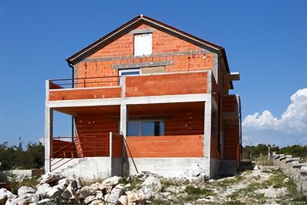 刘强东大四开餐厅的故事，厨师和服务员搞到一起，把大强子坑破产