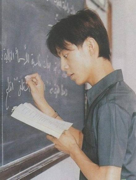 48岁的何炅，也走到了今天