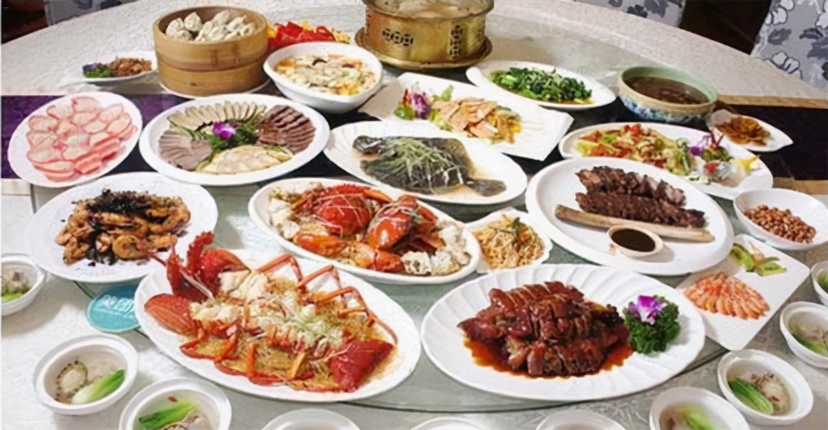 中国国宴菜单(总统访华吃什么？这些中国美食，让美国总统都吃到停不下来)
