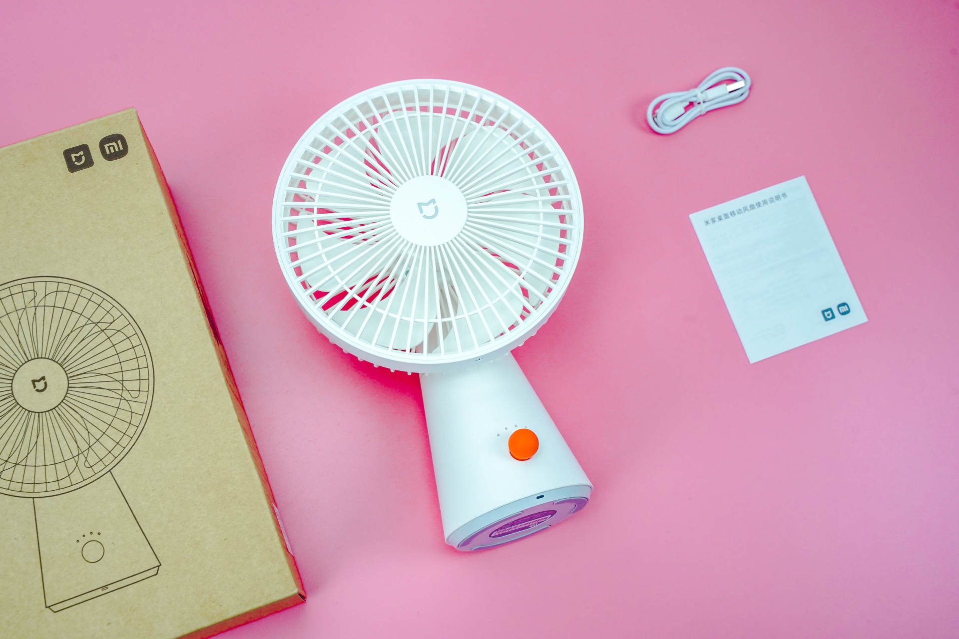 小巧便携还静音。入手米家桌面移动风扇，享受清凉一夏