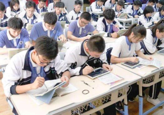 中考分流政策的实施，学习差的学生，究竟是上高中好还是职高好