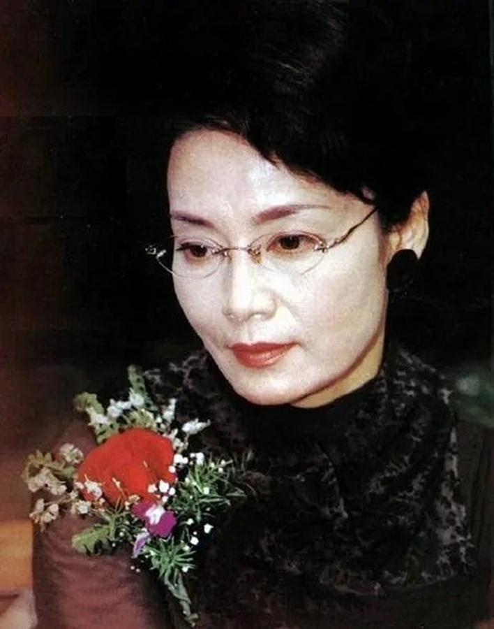 谁说她们只能演妈妈？这9位女星年轻时颜值惊人，不输现在流量花
