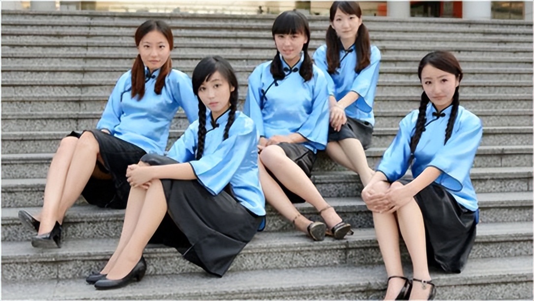 中考作文押题预测：毕业照+写作指导+优秀作文+名师点评