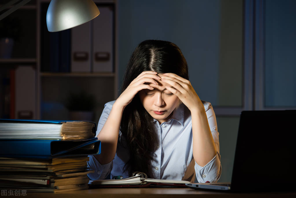 拼命加班却得不到上司赏识？如何证明自己的价值？