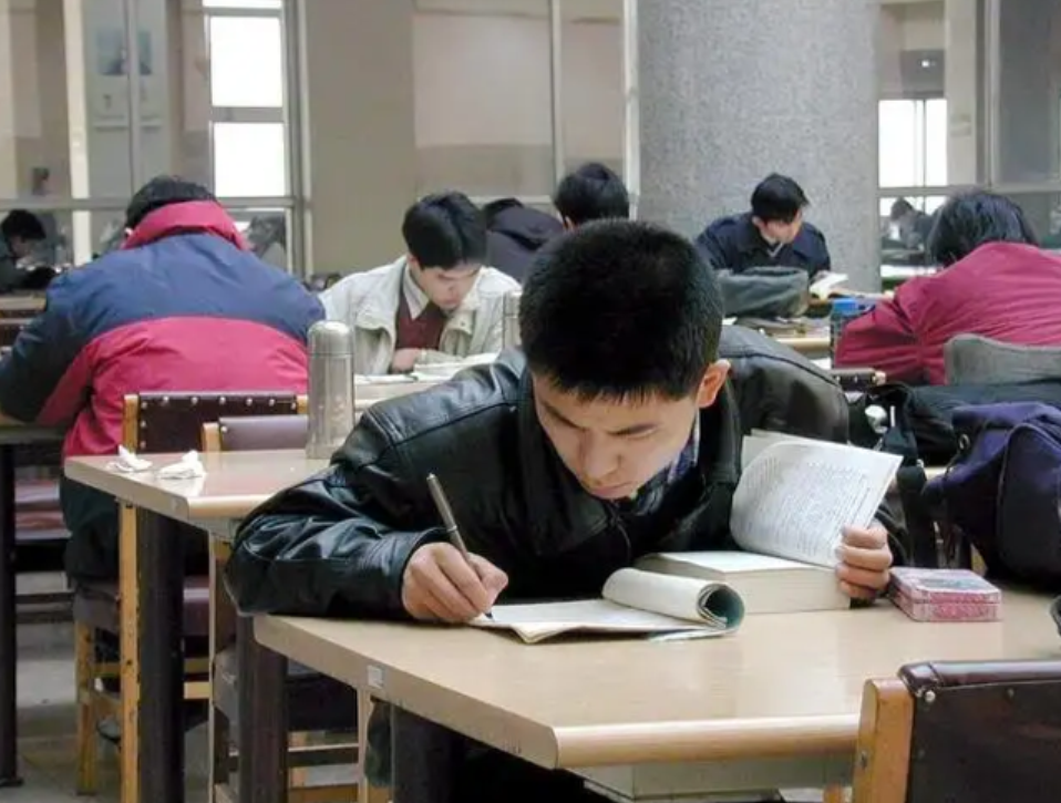 医学类大学前30名排行榜，榜首并非协和医学院，湘潭遭遇滑铁卢