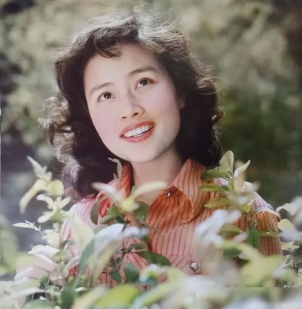 80年代女星赵娜：两段失败婚姻，曾是杜淳后妈，今与儿子相依为命