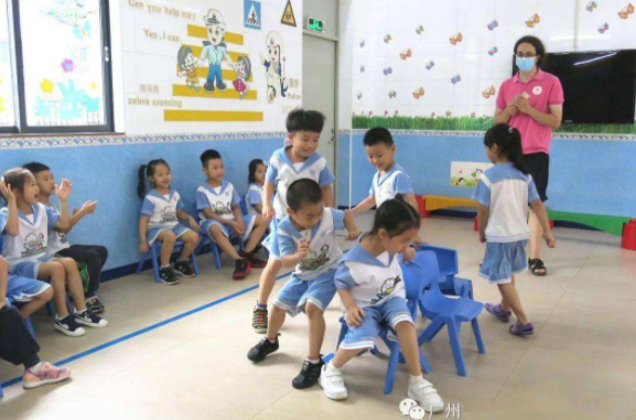 幼儿园里的兴趣班有必要报吗？智慧的家长会略过这3种，纯浪费钱