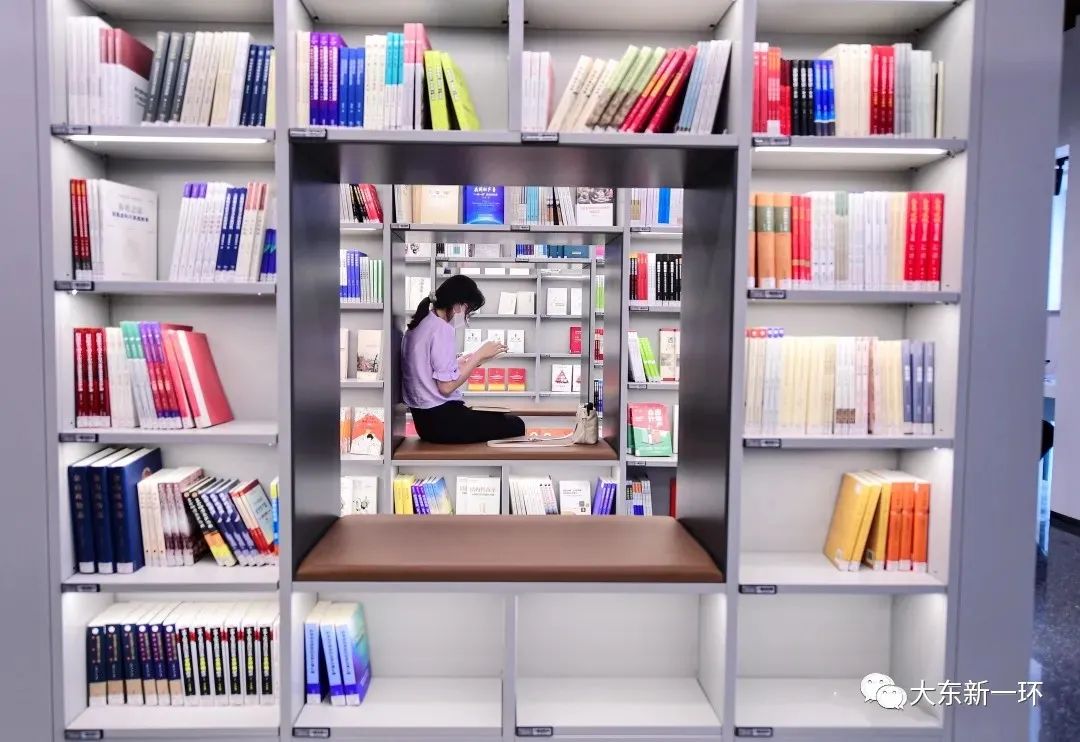 沈阳首座梦幻森林书房—大东区“时代文仓”城市书房正式开放