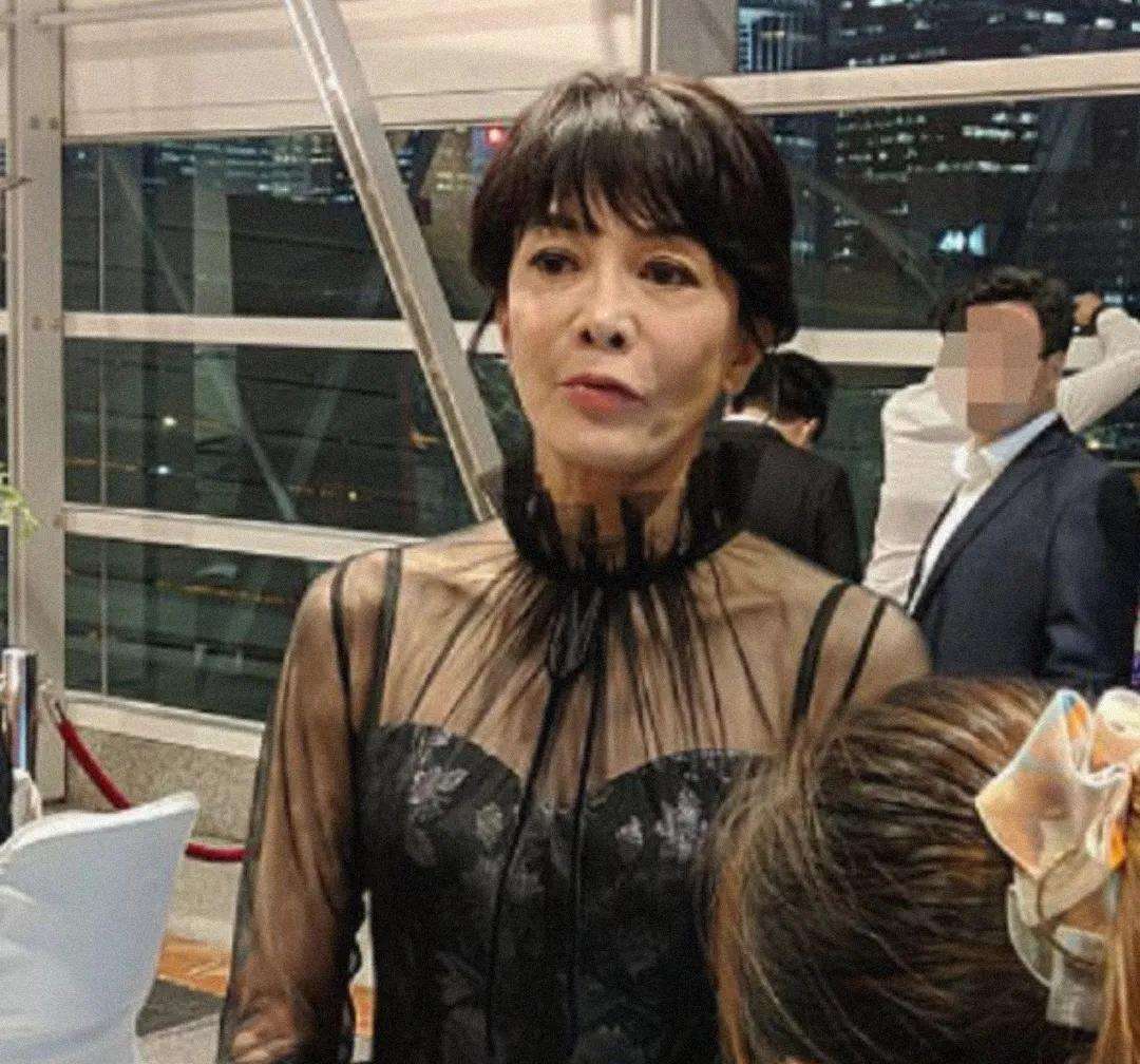 颜值忽高忽低、脸部时好时坏，这些灵动的女明星，都被医美坑惨了