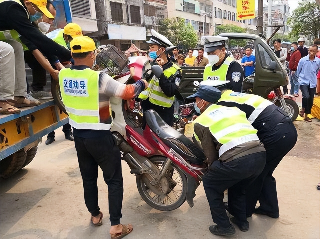 摩托車加油多少錢摩托車上高速如何收費