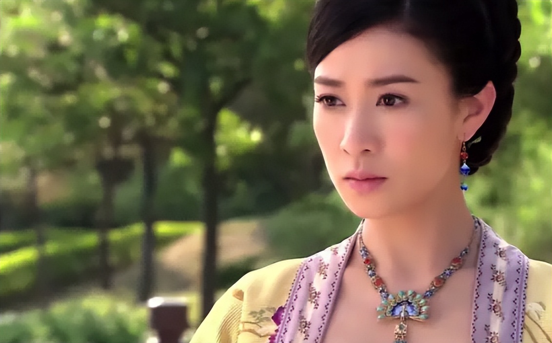 颜值不够别带“额饰”！13位女星造型PK，谁才撑得起倾国倾城