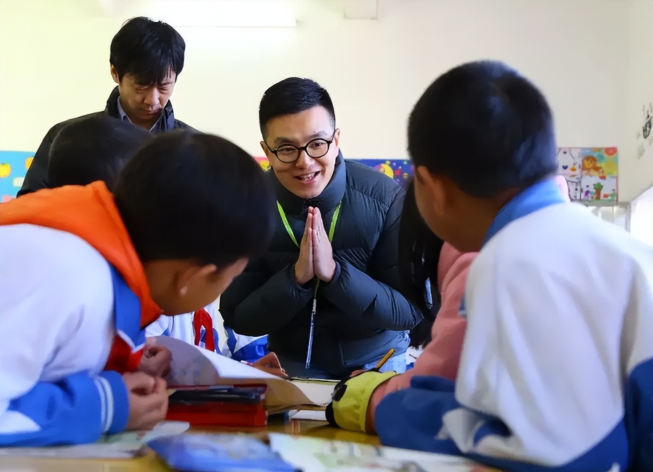 山区家长谈及大学生支教，直言留不住就别来了，孩子们折腾不起