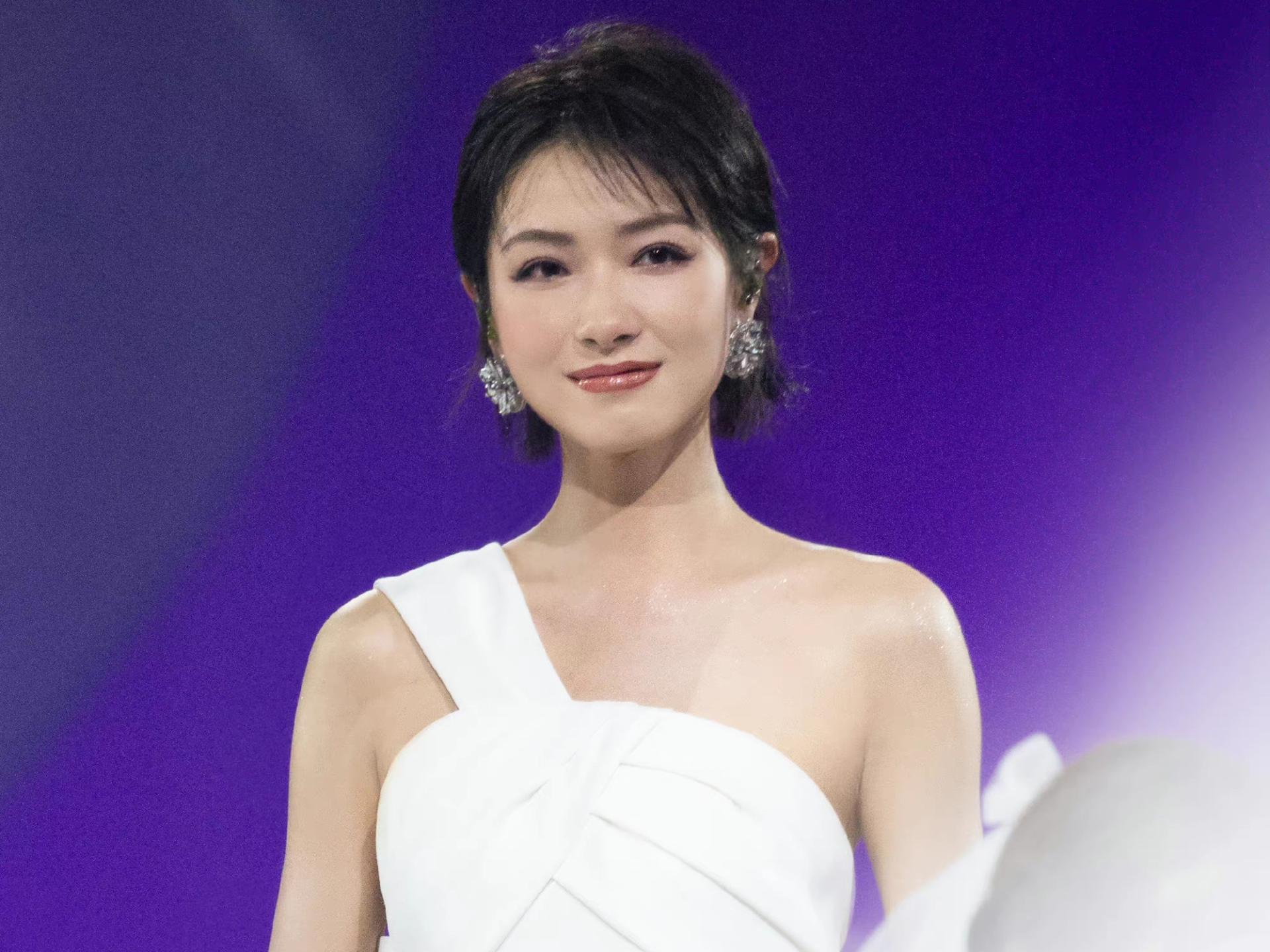 参加节目以前,万茜就是个不火的三线女演员,在小制作剧里都当不上女主