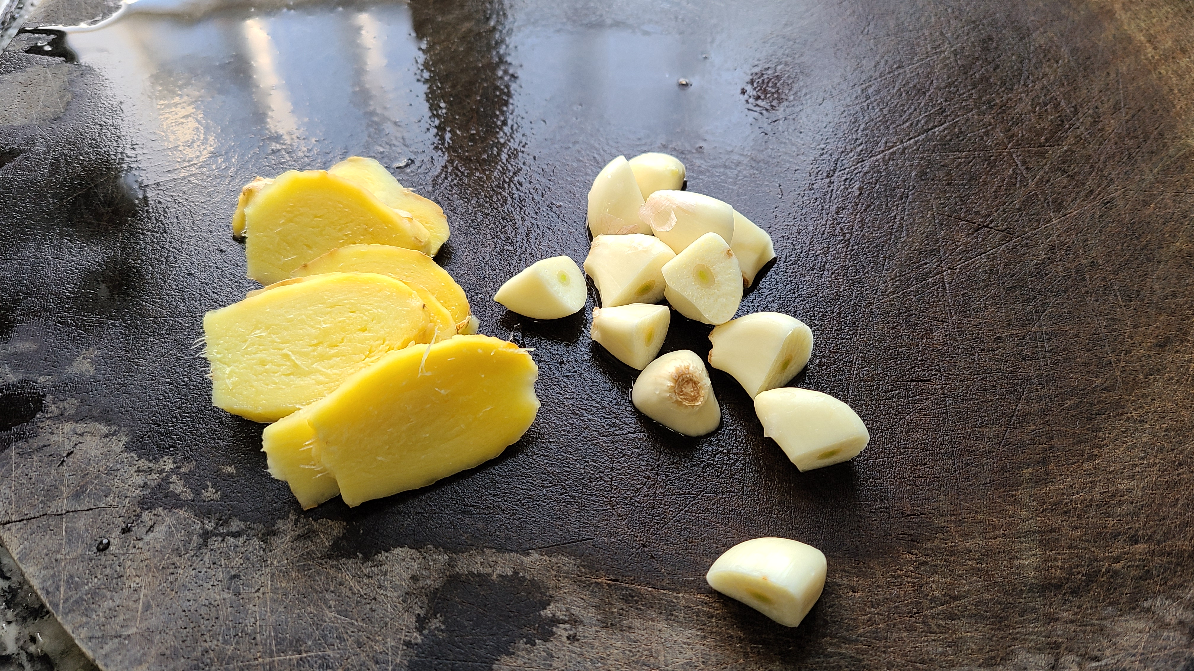 广东老厨师教的话梅猪脚，出了名的一道菜，肉烂味浓真好吃