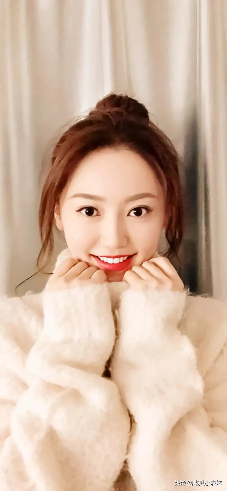 黄梦莹，皮肤白皙，御姐范十足