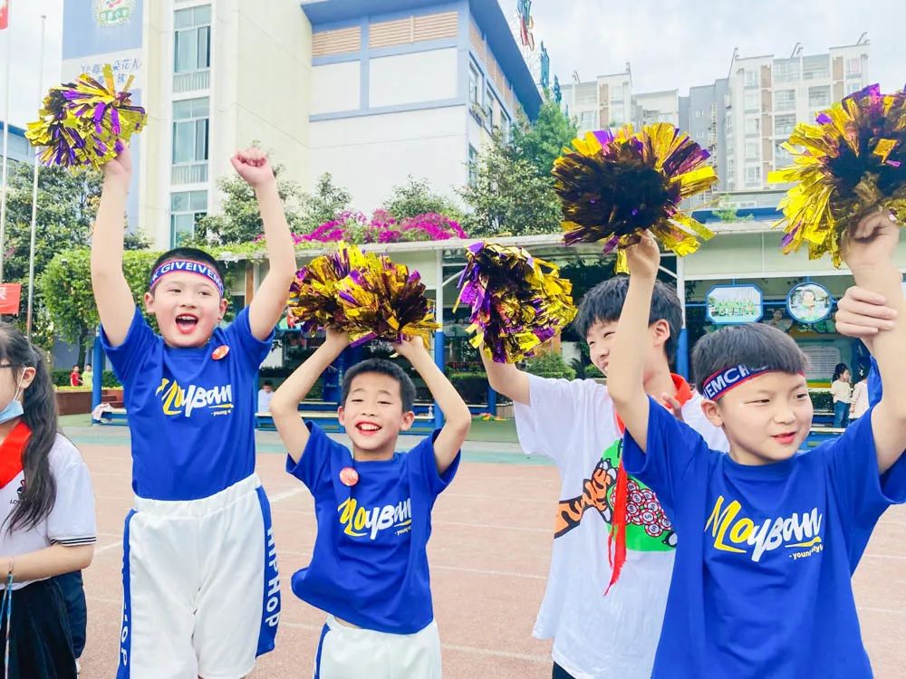 双流区迎春小学举行第七届校园足球班级联赛暨啦啦操比赛颁奖仪式