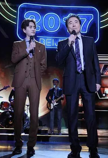 演艺界的明星父子：陈凯歌和儿子凭阿瑟文学出圈，张丰毅嫌儿子丑