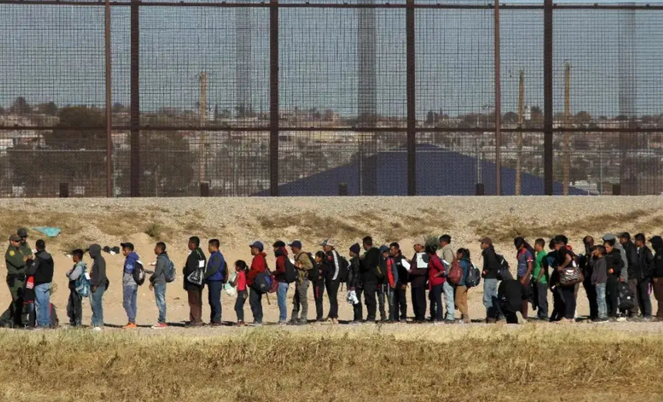 凡是都要扯到“正能量”，过度的“正能量”比负能量的影响更坏