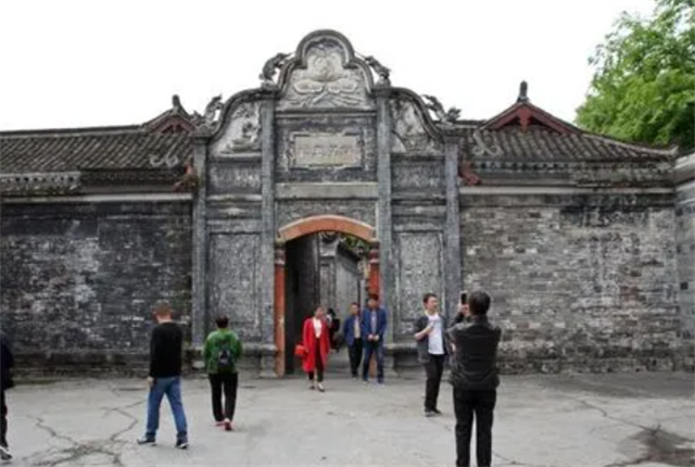 四川大地主刘文彩的庄园，昔日大恶霸的祖宅，如今成4A旅游景点