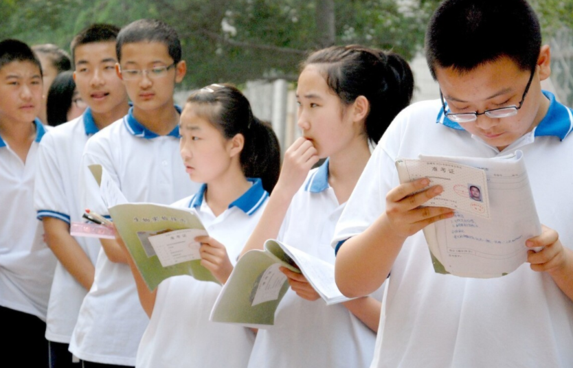 初中公立学校好还是私立学校好（民办初中和公办初中）