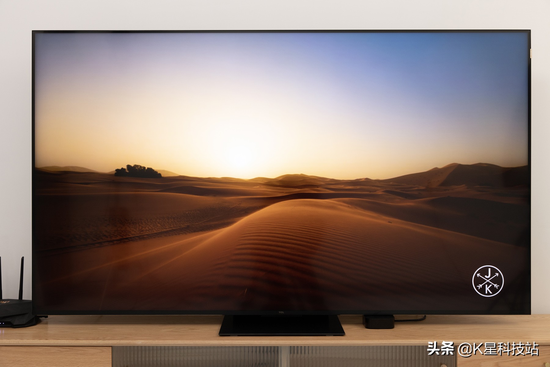 QD-Mini LED 战未来，国产电视画质的天花板，TCL X11电视机评测详解