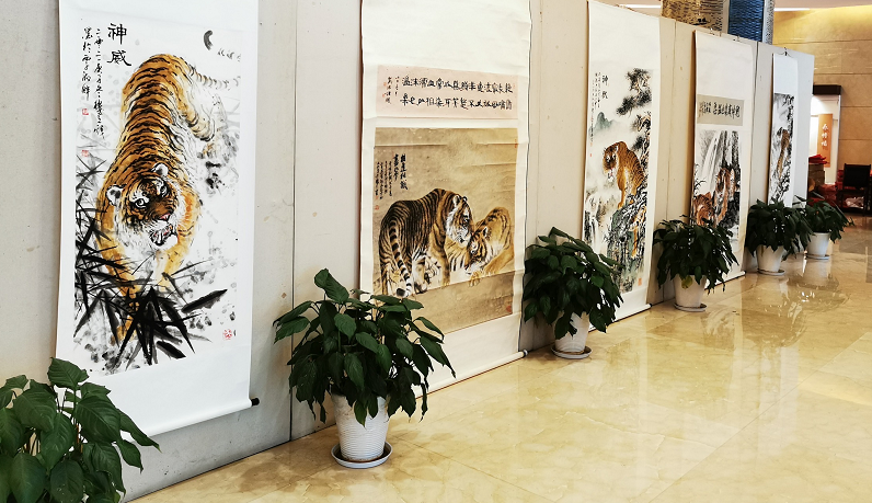 斑斓春秋——楼意动物画展开幕式在杭州举行