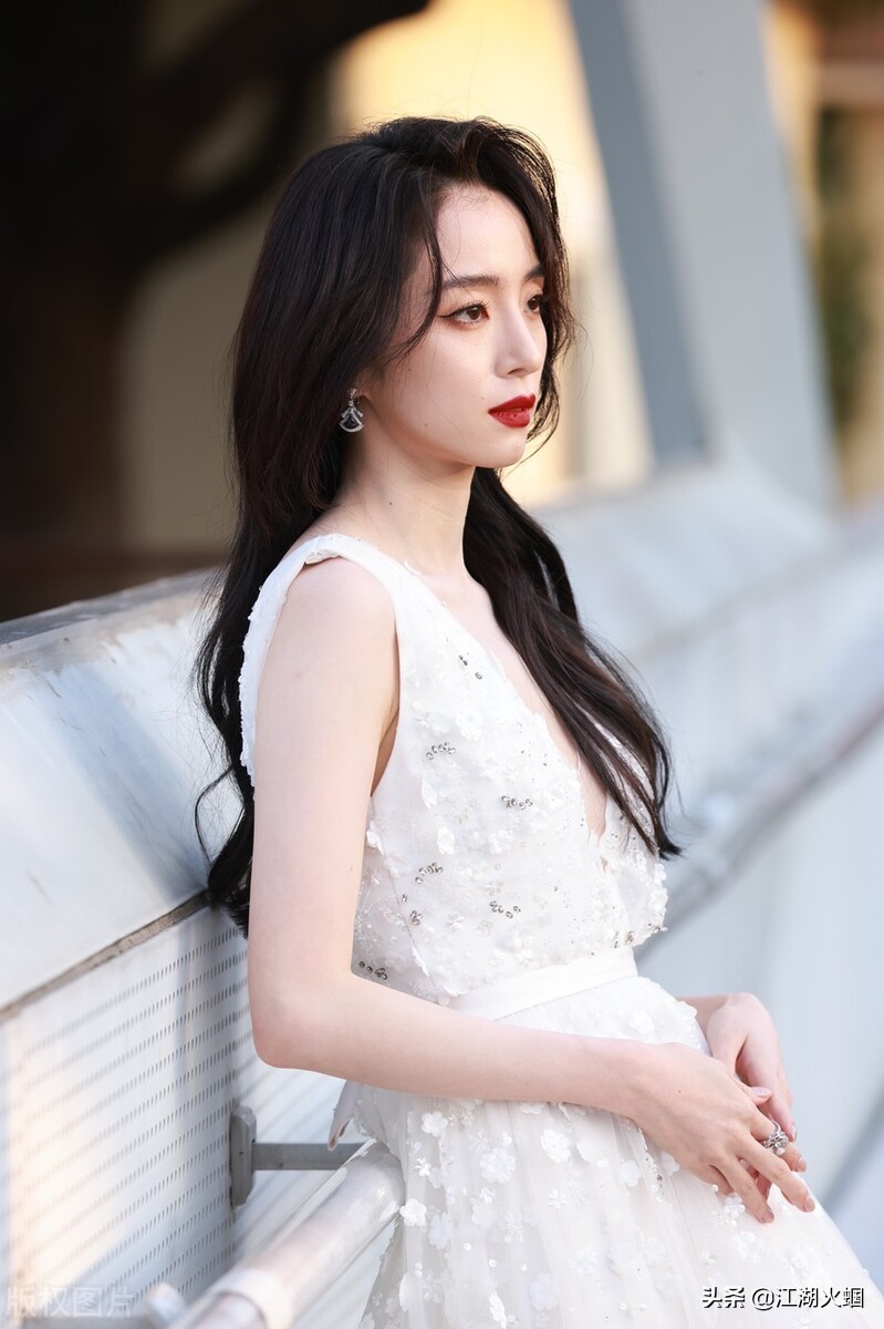 爆料：胡歌 蔡徐坤 胡冰卿 唐嫣 热巴 易烊千玺 张子枫 周深 胡先煦 王影璐