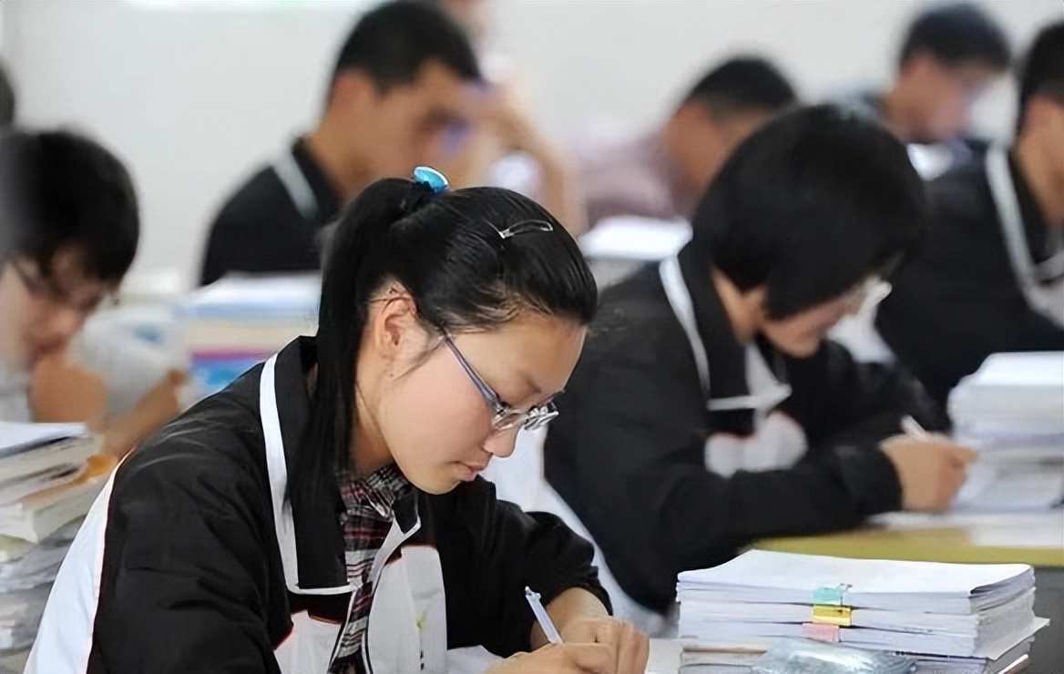 高三二模总分443分，高考有望达二本线吗？