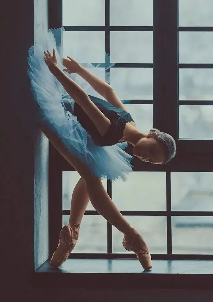 精美图片：人体摄影艺术，舞蹈的灵动之美