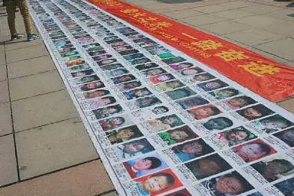 1994年云南小孩失踪，家人都怀疑是继母所为，二十年后才真相大白