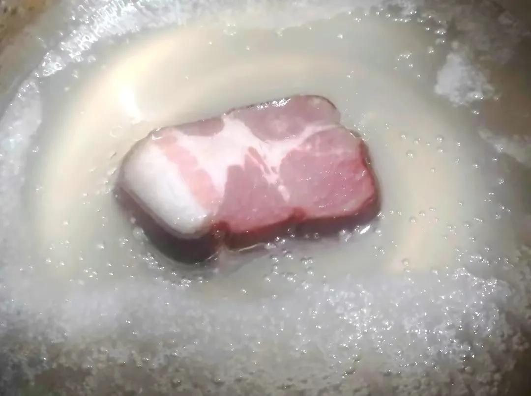 電壓力鍋蒸米飯(電飯鍋燜臘肉飯)