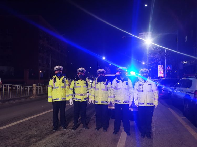 西安雁塔交警：疫情之下 一场暖心救援彰显警民战役志