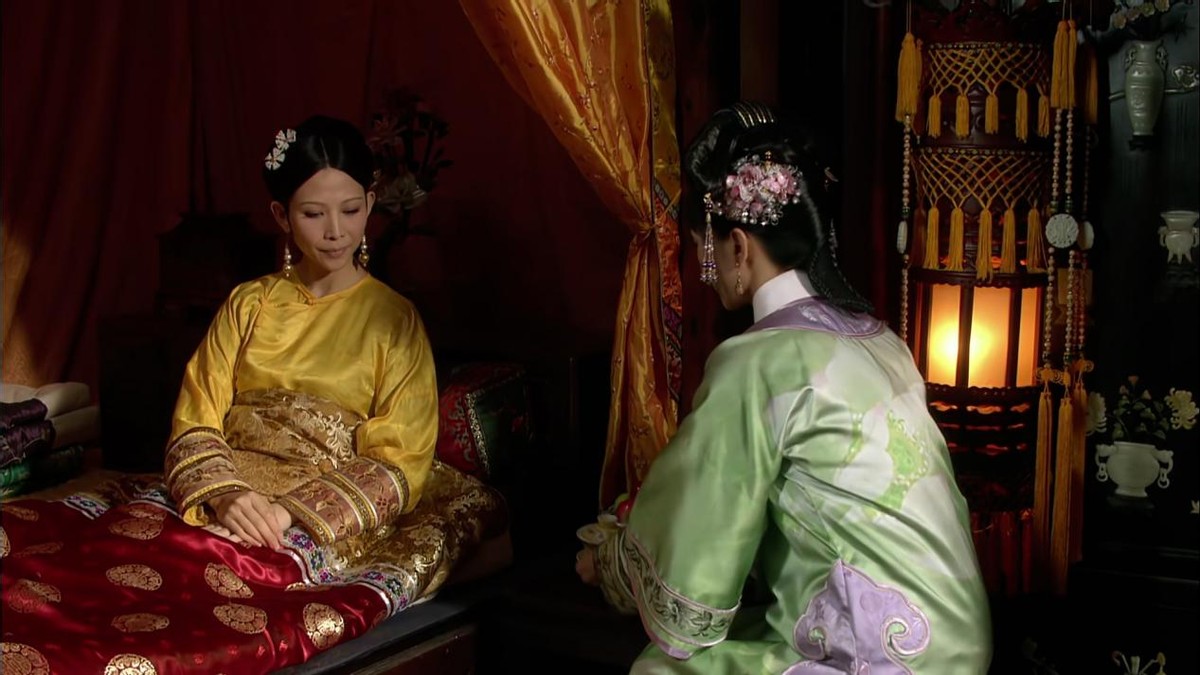 《甄嬛传》人物解析：10岁嫁人，16岁生子，雍正真的讨厌宜修么？