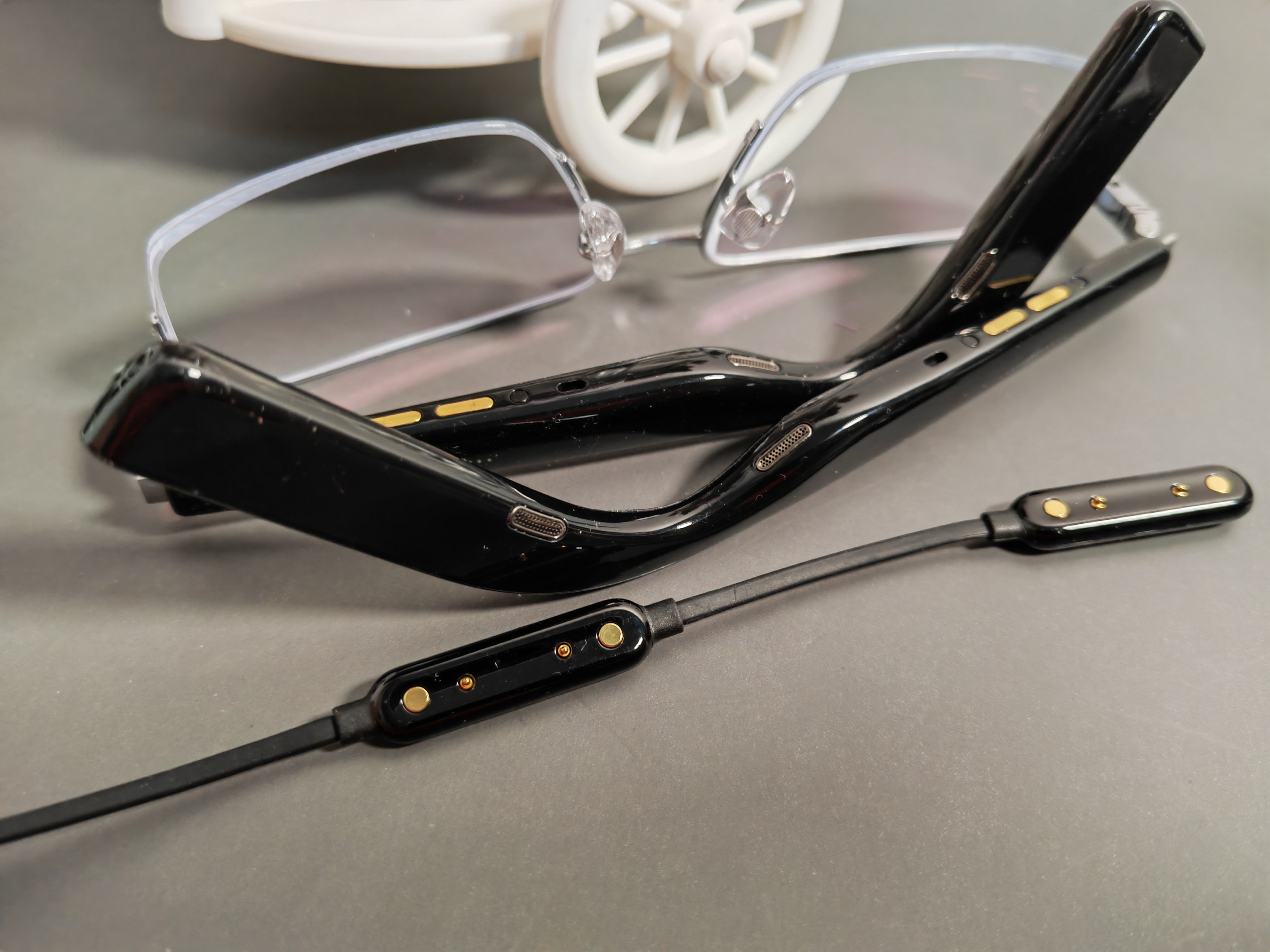 保护听力 听书听歌一镜搞定 喜马拉雅智能眼镜