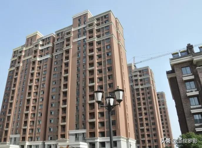 09年,湖北盲人兄弟花1500万给猪建豪华高楼,2年后靠猪赚8000万