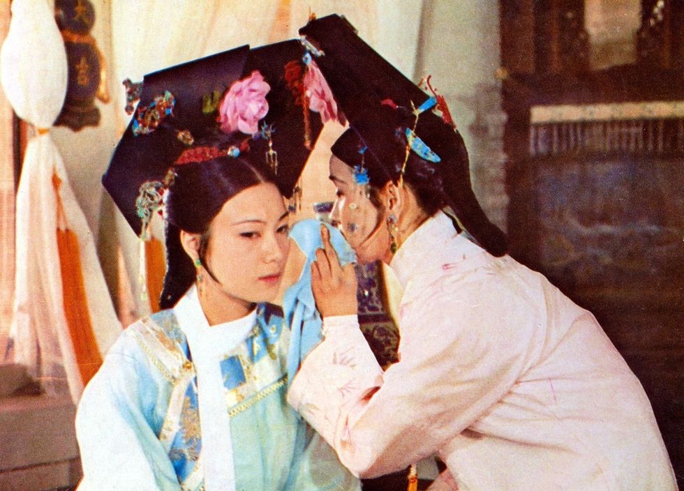 演员陈烨：巅峰时赴美留学，嫁美国丈夫生二子，如今她值得吗？