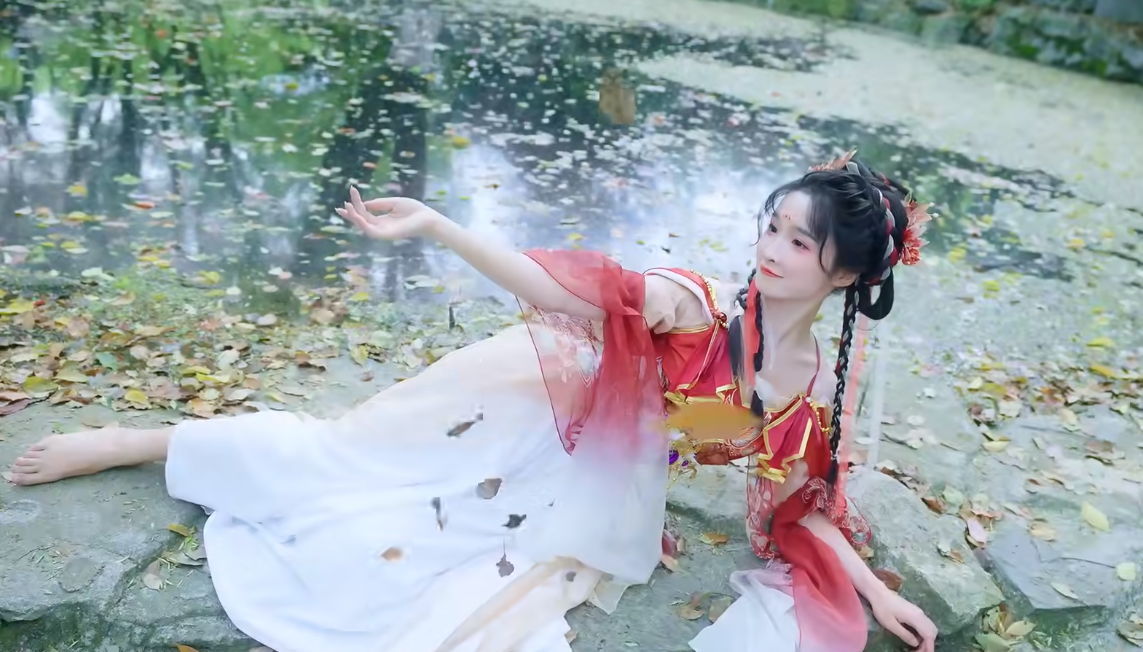 95后喜爱COSPLAY成为B站舞蹈区的风景线-哪边嗨