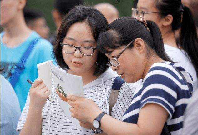 私立二本VS公立大专，上学这几年差距有多大，学生们心里要有数